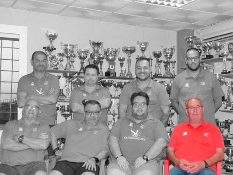 Francisco Vázquez Gordillo junto a la Junta Directiva de la EF Peña el Valle en el año 2020