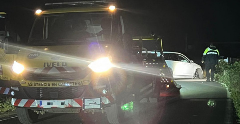 Investigan un accidente con un vehículo abandonado tras salirse de la vía en Montijo