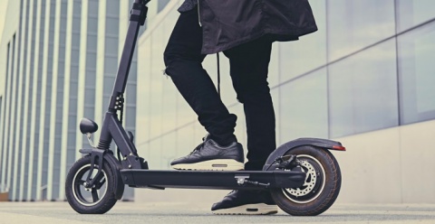 Patinete eléctrico. Foto de Freepik