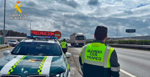 Investigado por conducción temeraria tras darse a la fuga ante un control en la N-5