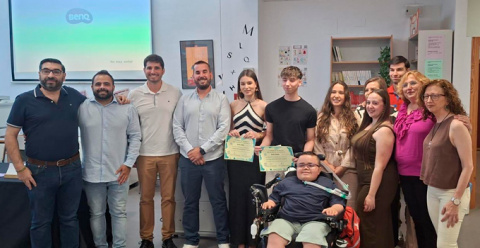 Roberto Charco y Paula Casallo, ganadores de los V Premios Biomova a la excelencia educativa