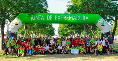 Montijo reunió a más de 160 senderista para celebrar el Día del Senderismo de Extremadura