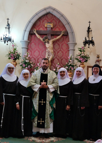 Toma de hábitos en el Convento de las Clarisas de Montijo