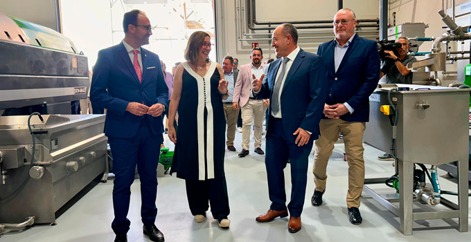 La Junta respalda la inauguración de la nueva almazara de Guadiana con una ayuda de casi 380.000 euros