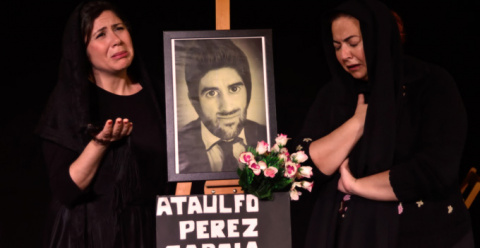 Dos plañideras, una crisis y muchas carcajadas: La Coracha Teatro toma el escenario del Vegas Bajas